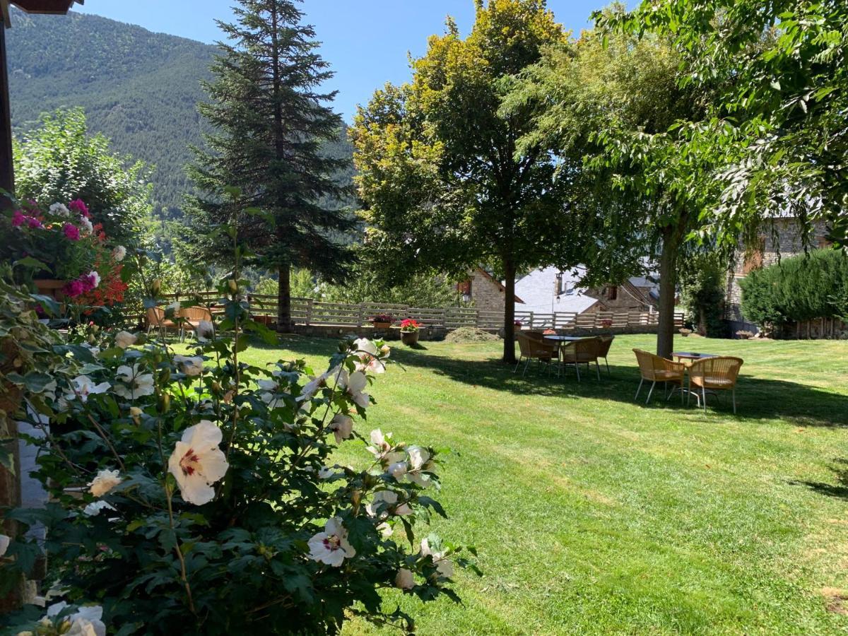El Xalet De Tauell Hotel Rural Exteriör bild