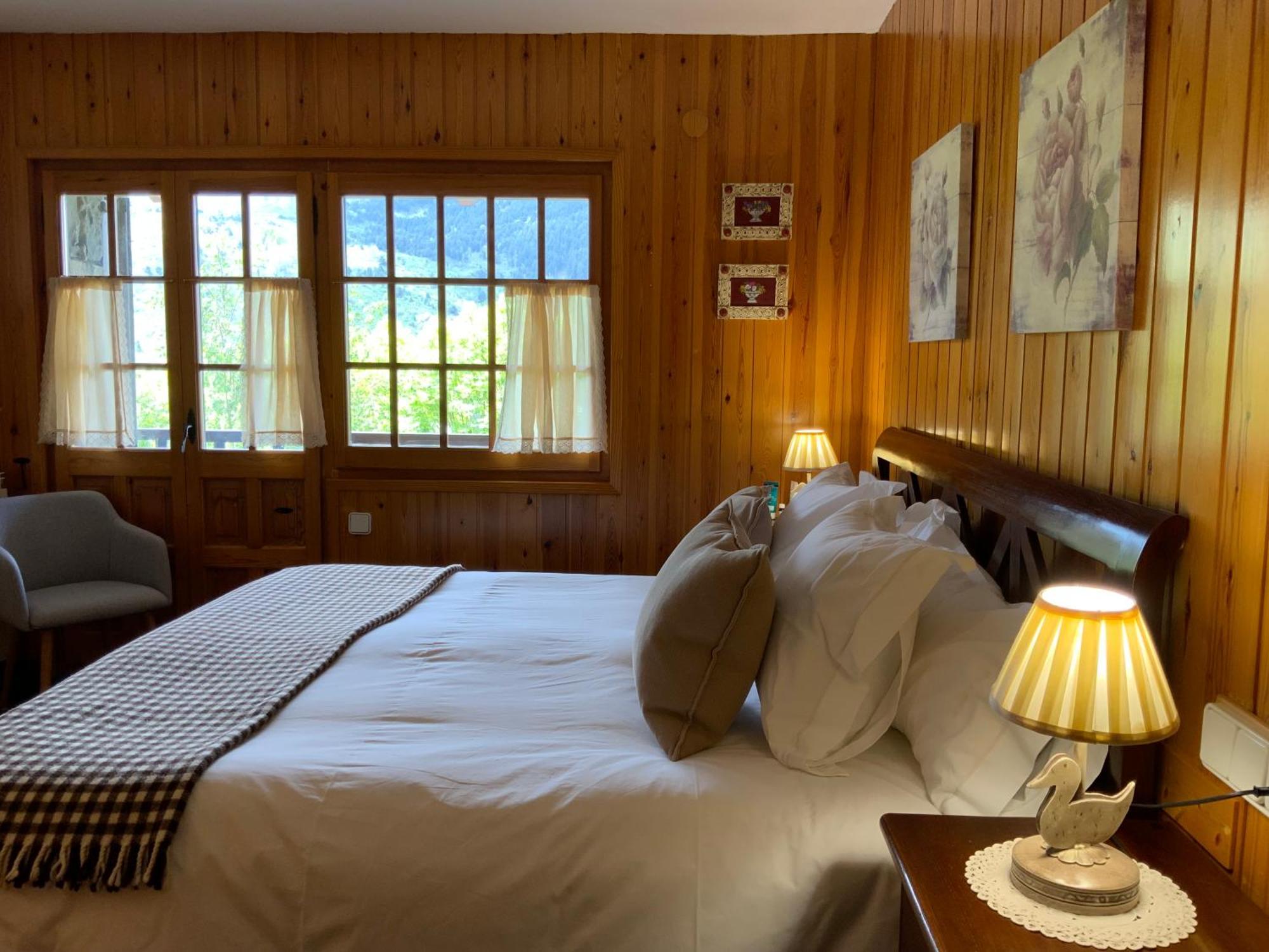 El Xalet De Tauell Hotel Rural Exteriör bild