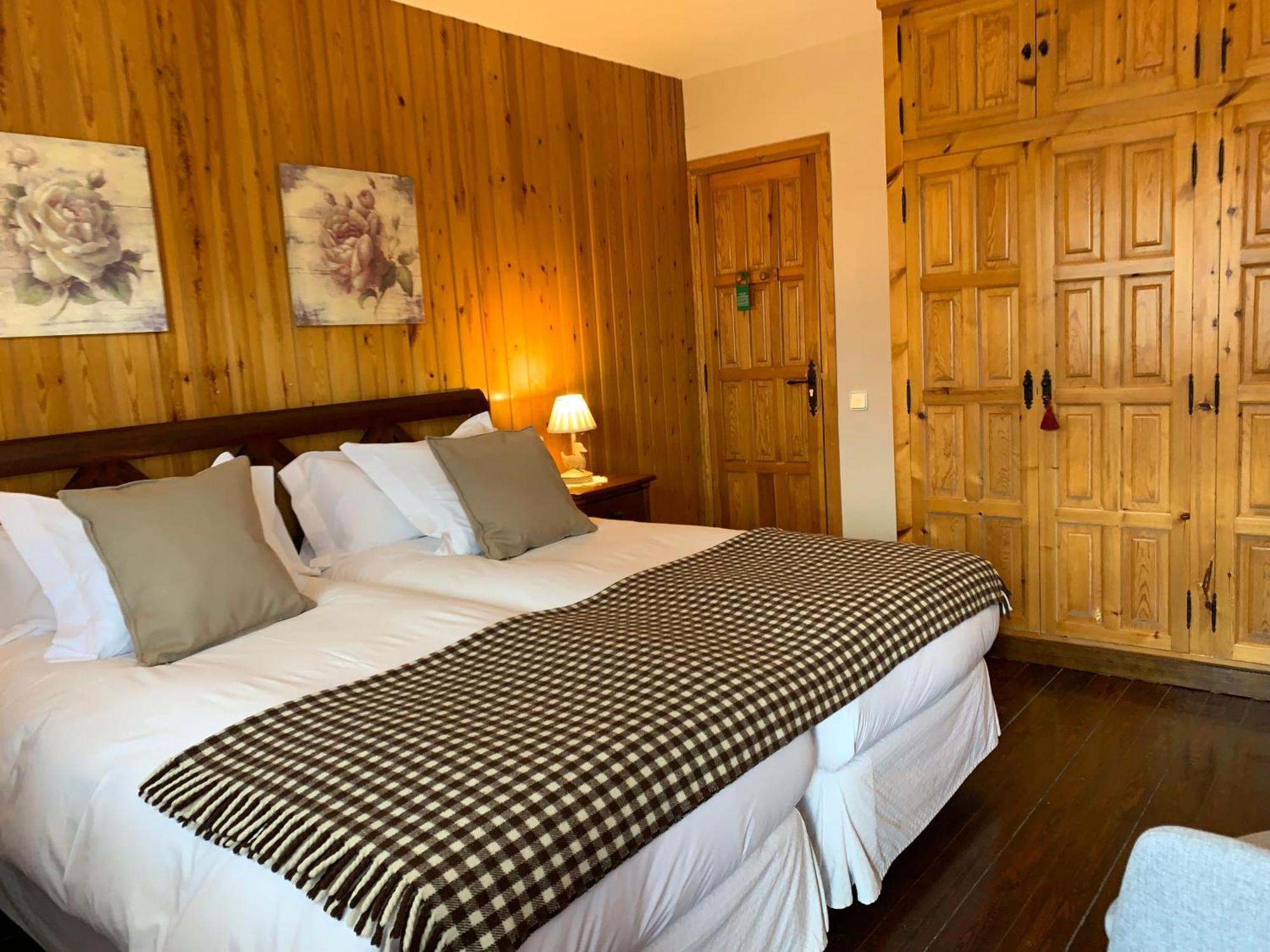 El Xalet De Tauell Hotel Rural Exteriör bild