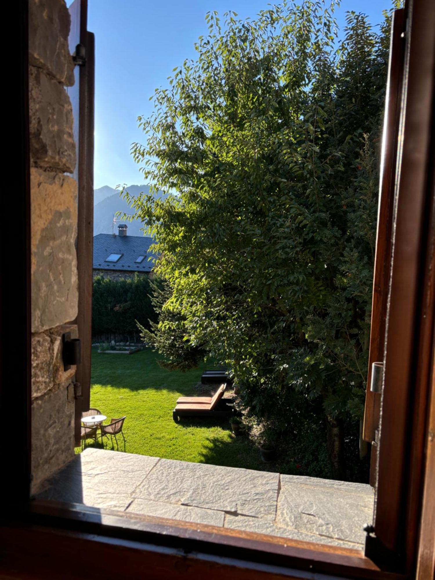El Xalet De Tauell Hotel Rural Exteriör bild
