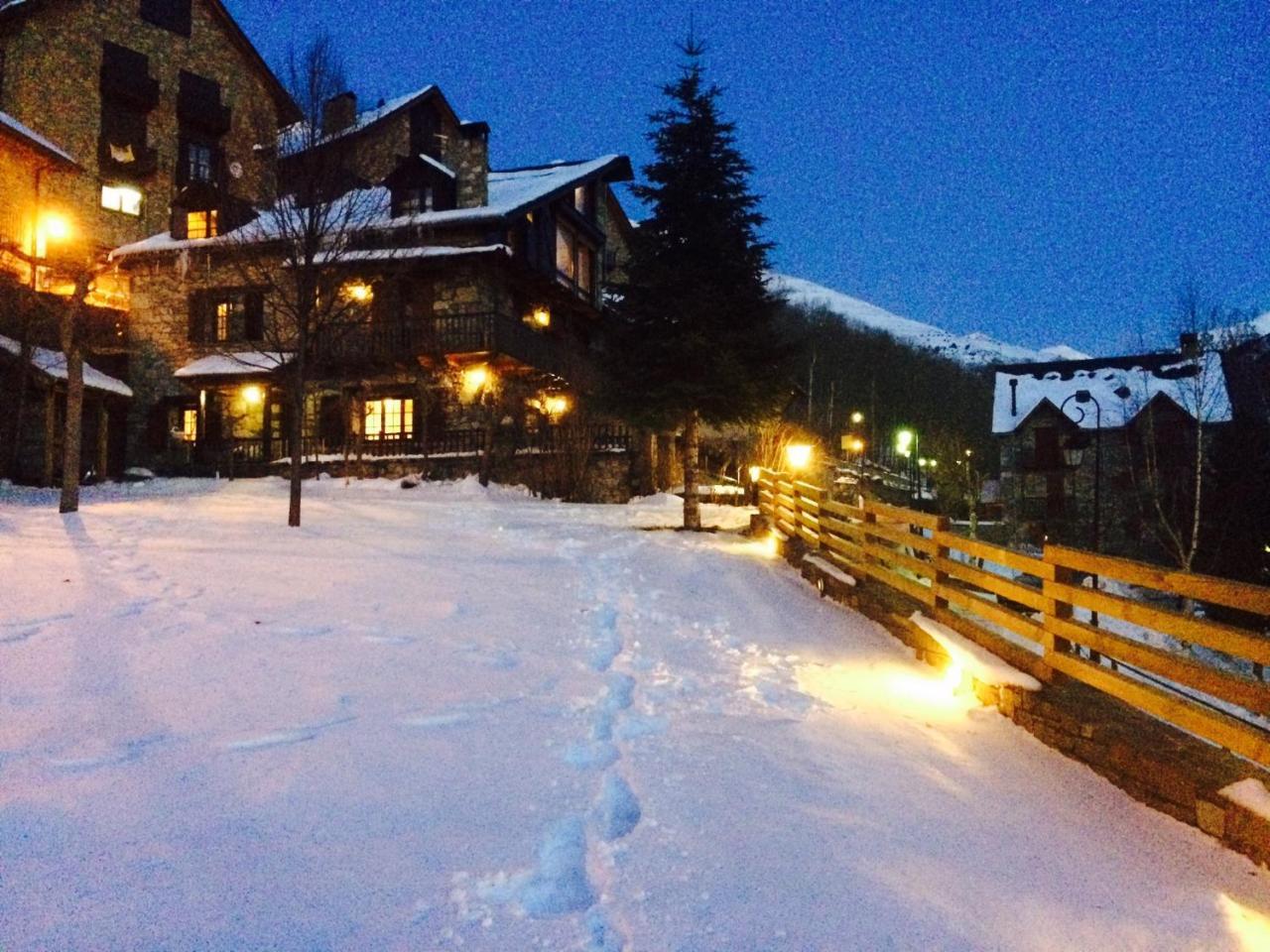 El Xalet De Tauell Hotel Rural Exteriör bild
