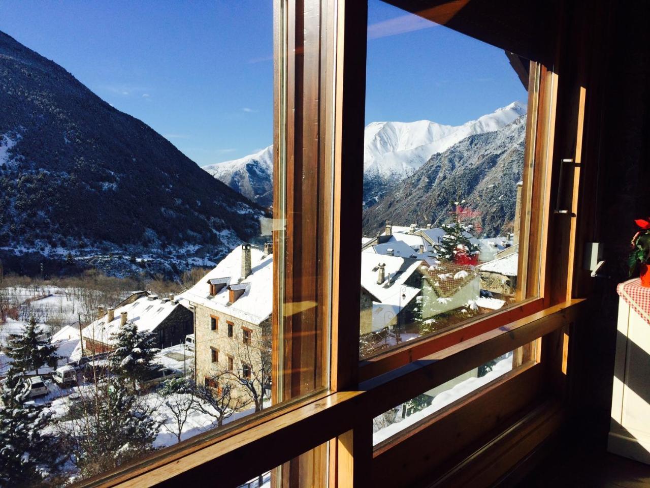 El Xalet De Tauell Hotel Rural Exteriör bild