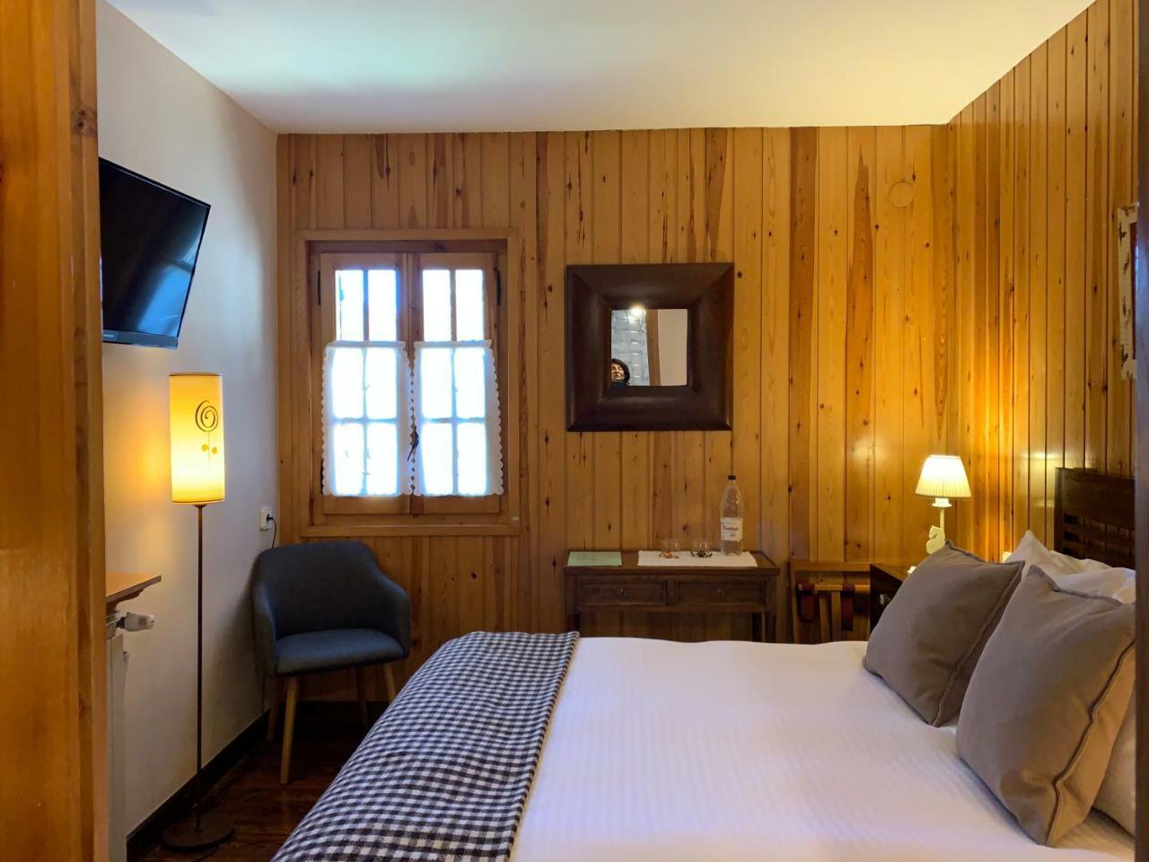 El Xalet De Tauell Hotel Rural Exteriör bild