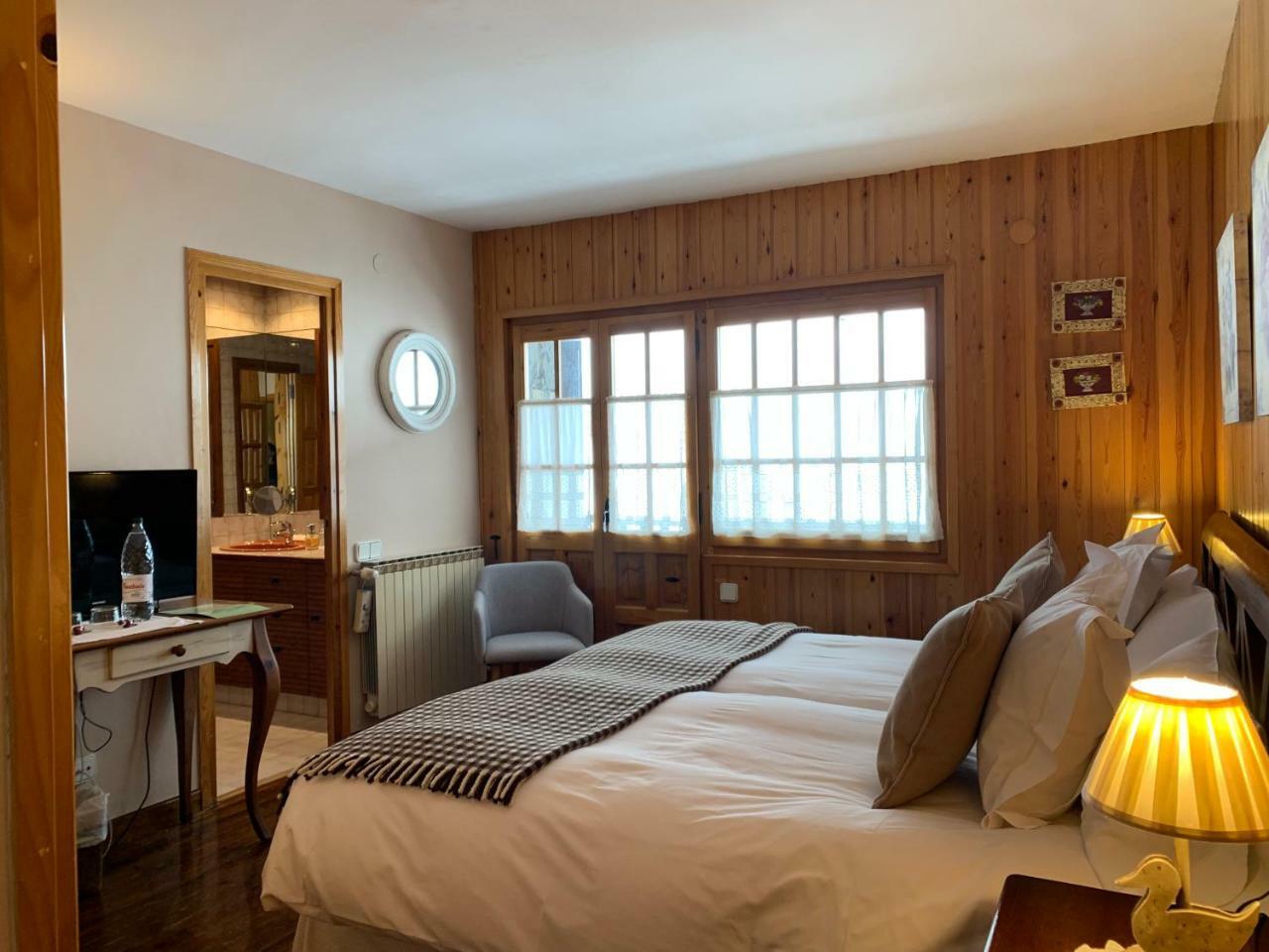 El Xalet De Tauell Hotel Rural Exteriör bild